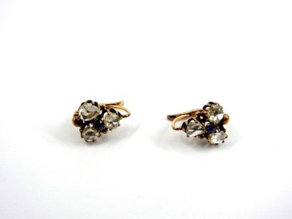 PAIR OF EARRINGS in yellow gold 750 thousandths...