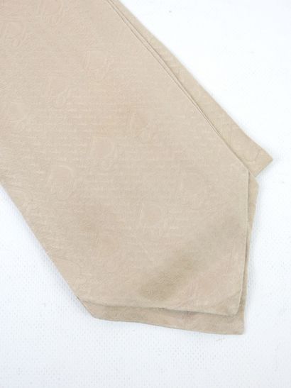 CHRISTIAN DIOR : Iced brown silk lavaliere....