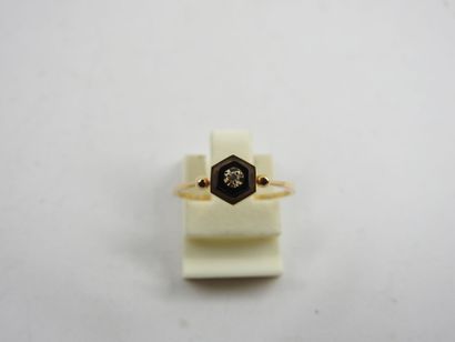 Yellow gold and jet set including a ring...