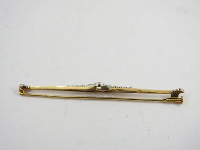 BROCHURE in yellow gold 750 thousandths decorated...