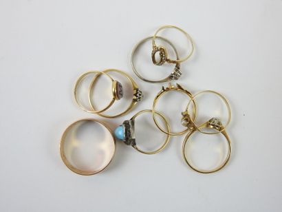 LOT of nine rings in yellow gold 750 thousandth....