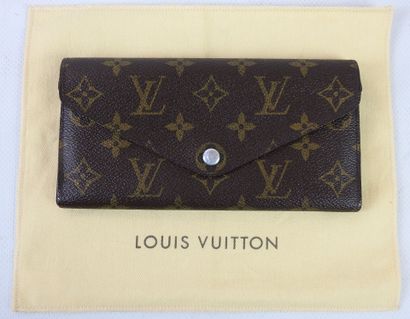 LOUIS VUITTON-PARIS: Wallet 