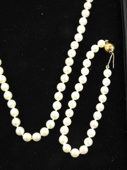 MICHEL MENDE-PARIS: Set of cultured pearls...