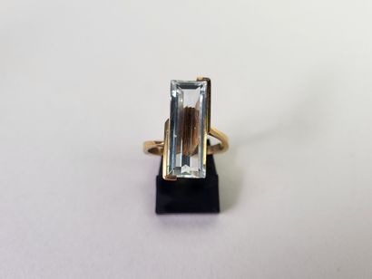 Ring in 18K (750°/°°) yellow gold set with...