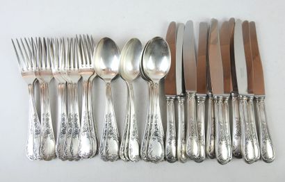 FRANCOIS FRIONNET : Eleven large place settings...