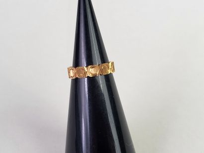 Ring in 18K yellow gold (750°/°°) chased...