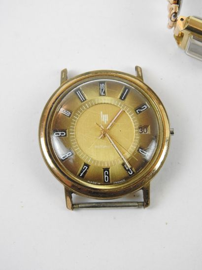 Lot of TWO WATCHES: a SEIKO woman's watch...