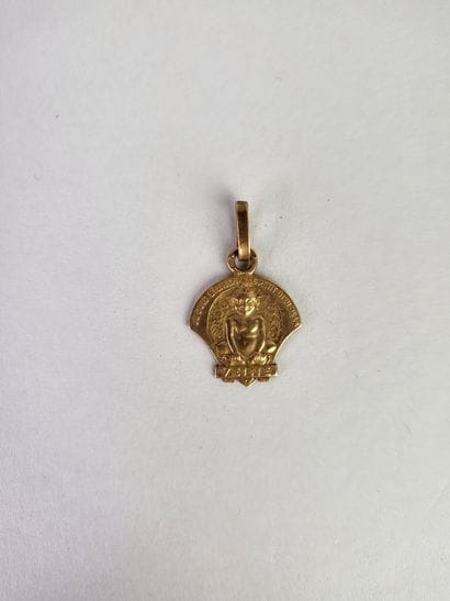 Pendant in 18K yellow gold (750°/°°) representing...