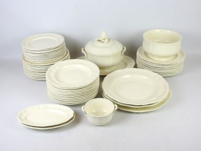 GIEN: Earthenware dinner service model Pont-Aux-Choux...