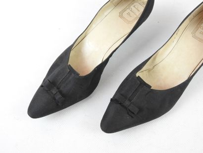 CHRISTIAN DIOR and Roger Vivier : Pair of...