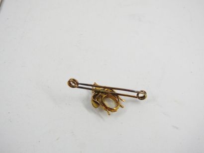 Silver chain and flower pendant. Gross weight:...