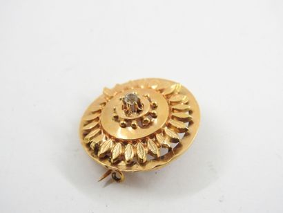 BROCHURE flower in yellow gold 750 thousandth...