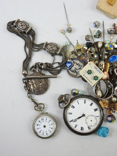 LOT OF JEWELRY FANTAISIE of which enamelled...