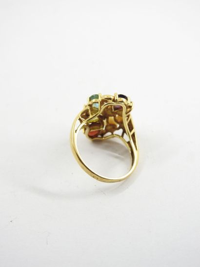 Yellow gold ring 750 thousandths decorated...