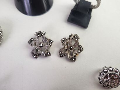 Lot of 12 antique silver jewels (800°/°°...