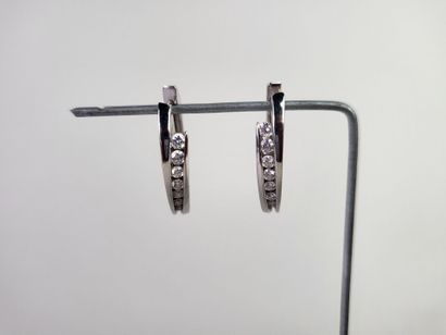 Earrings in 18K (750°/°°) white gold set...