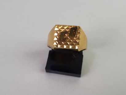 Ring in 18K yellow gold (750°/°°), engraved.
Weight...