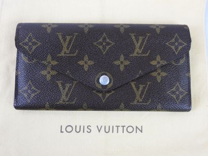 LOUIS VUITTON-PARIS: Wallet 