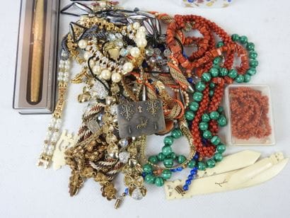 LOT of fancy jewelry in gold metal, hard...