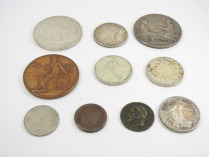 Lot of silver coins including 1x50F Hercules...