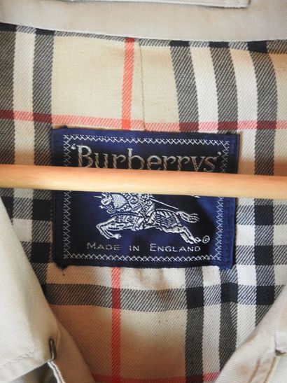 BURBERRYS': Trench coat for men. Size XL...