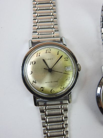Lot of two mechanical steel watches (working)...