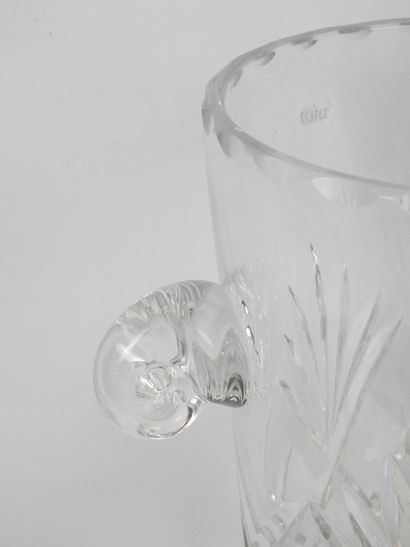 CHAMPAGNE BASKET in cut crystal. 25.5 x 20...