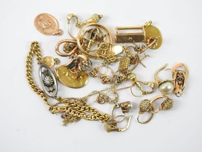 Lot of gold 750 thousandths including religious...