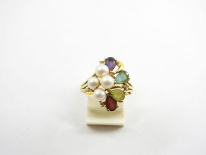Yellow gold ring 750 thousandths decorated...