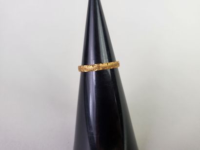 Lot of 2 wedding rings in 18K yellow gold.
Total...