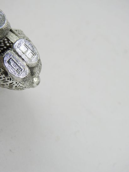 CHRISTOFLE : Miniature cat in silver plated...