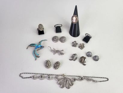 Lot of 12 antique silver jewels (800°/°°...