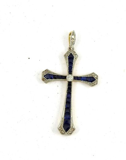CROSS in yellow gold 750 thousandth, central...