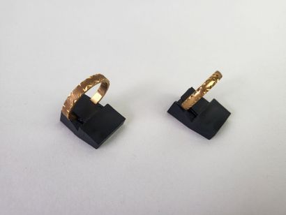 Lot of 2 wedding rings in 18K yellow gold...