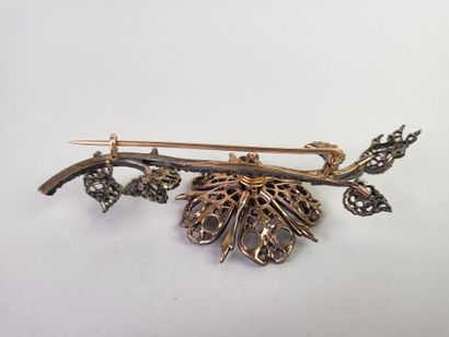 18K (750°/°°) yellow gold and silver (800°/°°)...