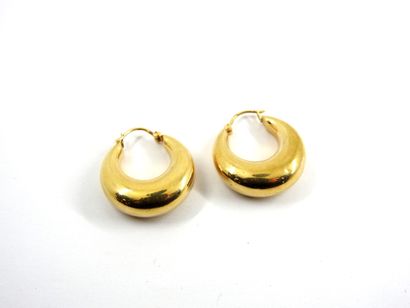Pair of earrings in yellow gold 750 thousandths....