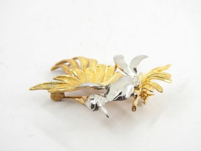 BROCHURE bird in yellow and white gold, gold...