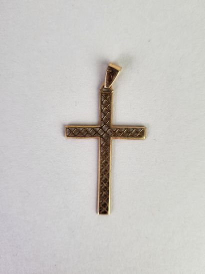 Pendant-cross in 18K (750°/°°) yellow gold.
Weight...