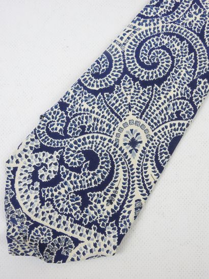 GUY LAROCHE : Silk tie with navy blue and...