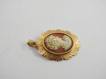 PENDANT in yellow gold 750 thousandth and...