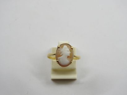RING in yellow gold 750 thousandths decorated...