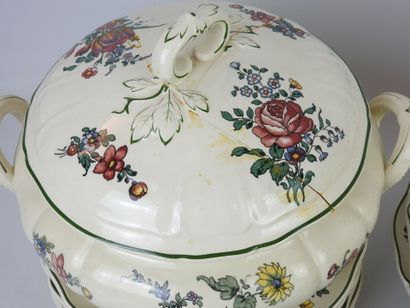 VILLEROY ET BOCH: Part of earthenware table...