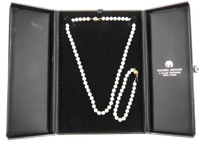 MICHEL MENDE-PARIS: Set of cultured pearls...