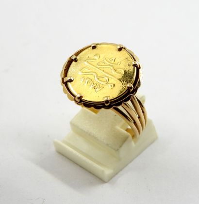 HORSE in yellow gold 750 thousandths, Egyptian...