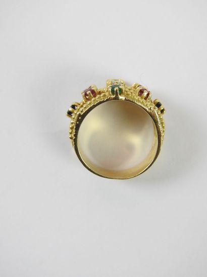 Yellow gold ring made of five rings decorated...
