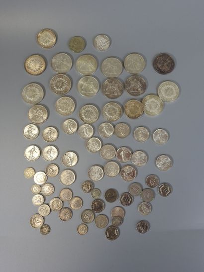 CURRENCIES : 
13 x 50 francs silver Hercules...