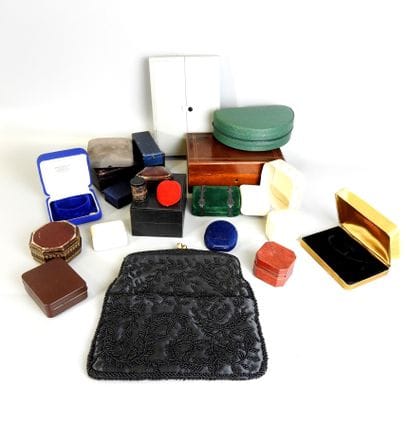 LOT including various cases, boxes, jewelry...