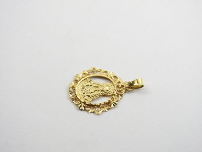 Openwork pendant in yellow gold 750 thousandths....