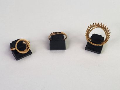 Lot of 3 ring settings in 18K yellow gold...