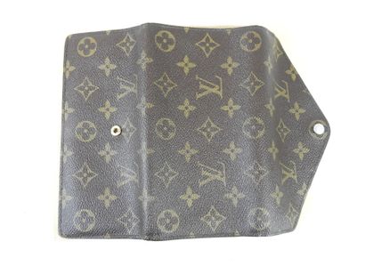 LOUIS VUITTON-PARIS: Wallet 